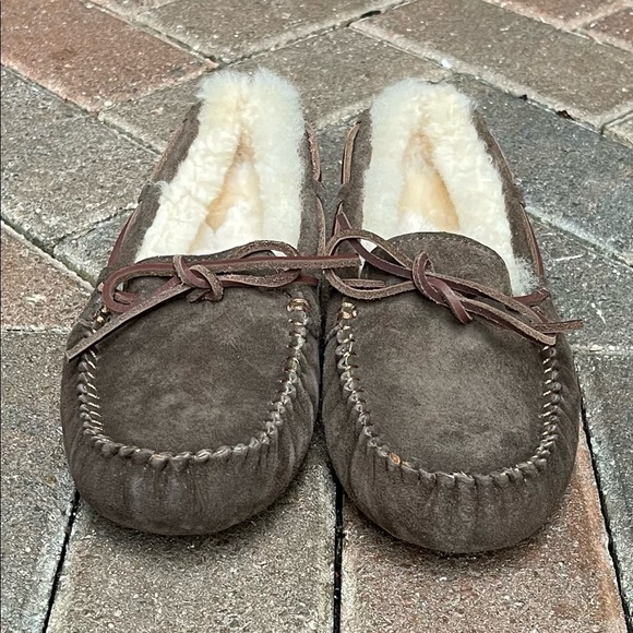 UGG brown suede mocassins - Picture 3 of 12